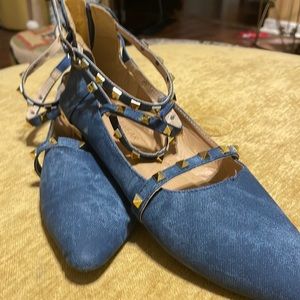 Size 10 Rocawear studded denim color pointed toe flats